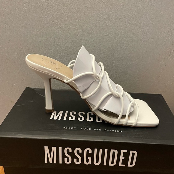 Shoes - Missguided loop strappy white square toe heel NWT
